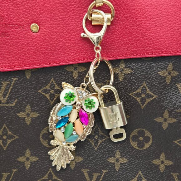 100% Auth Louis Vuitton Lock & Key with unbranded Bagcharm, Keycharm, Keychain - Picture 10 of 10